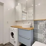 Comfortable Chmielna With Sauna By Renters 格但斯克