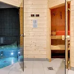 Comfortable Chmielna With Sauna By Renters