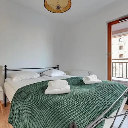 Comfortable Chmielna With Sauna By Renters 4*
