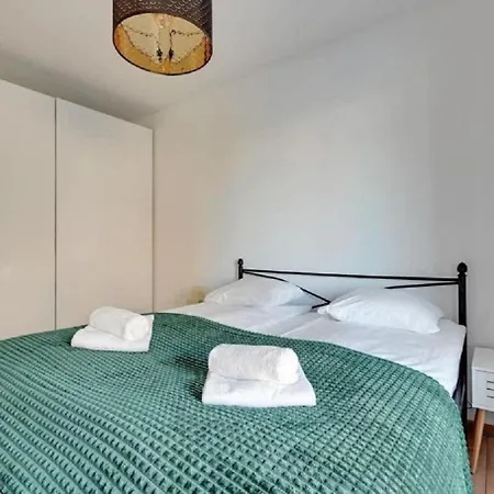 Comfortable Chmielna With Sauna By Renters