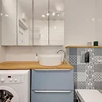 Comfortable Chmielna With Sauna By Renters